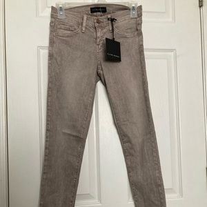 NWT Flying Monkey gray skinnies